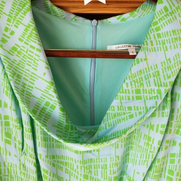 Green Collective Concepts Dress - Picture 2 of 4